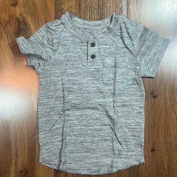 Lot of boy casual tees size 2t - Picture 2 of 10